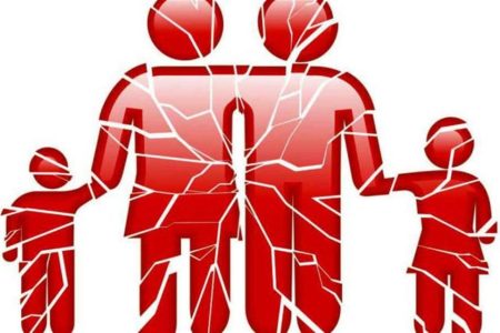 نهاد خانواده دارد می‌پاشد؛ شما انتظار فرزندآوری دارید؟