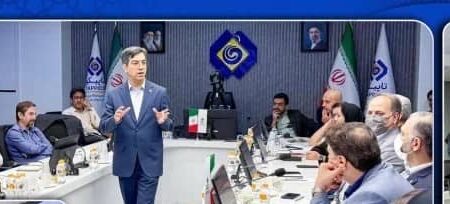 بررسی تز سرمایه‌گذاری و سیاست مالی در نشست آموزشی تاپیکو