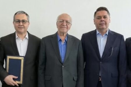 حمیدرضا عجمی مدیرعامل هلدینگ دنا شد